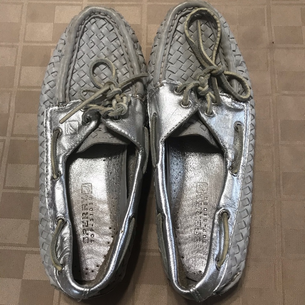 Sperry silver Sz 7.5 60065 slip on leather upper